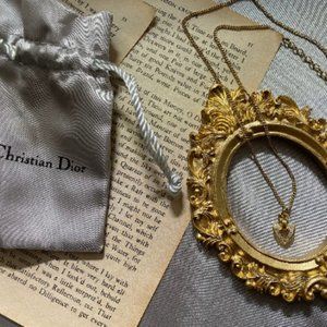 SOLD👈🏻 Dior Crystal Heart Shape Pendant Necklace